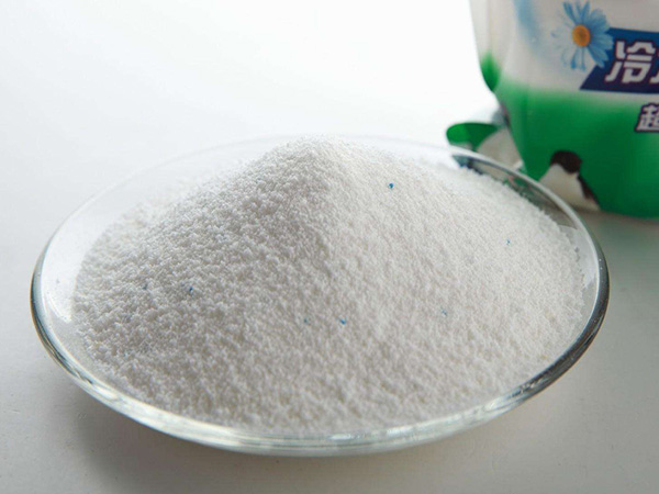 洗滌劑中使用的熒光增白劑有何特點？